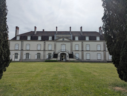 façade des bâtiments conventuels de l'abbaye de Montpeyroux